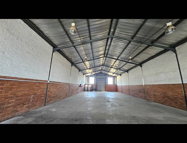 330M² WAREHOUSE TO LET IN ROSSLYN